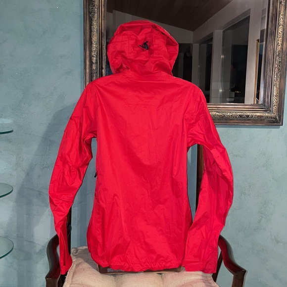 🌧☔️Stormtech Performance RED Rain Jacket - Picture 4 of 8